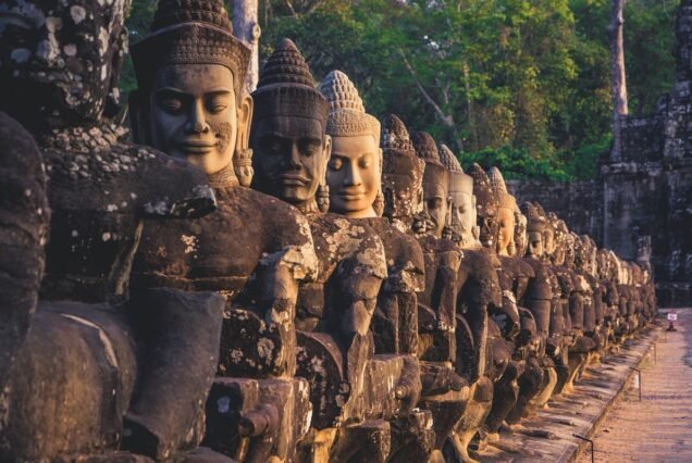 Small Group Explore Angkor Wat Sunrise Tour with Guide