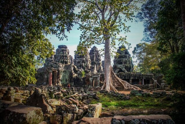 Banteay Srei, Roluos Temples & Floating Village