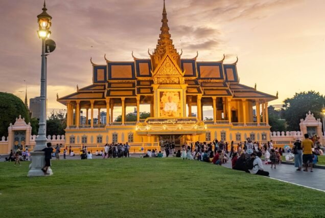 Evening Street Food Tour with Hotel Pickup